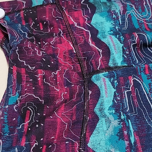 Patagonia Centered Capri Tights in Craft Pink/Canyon Glades - Picture 4 of 8